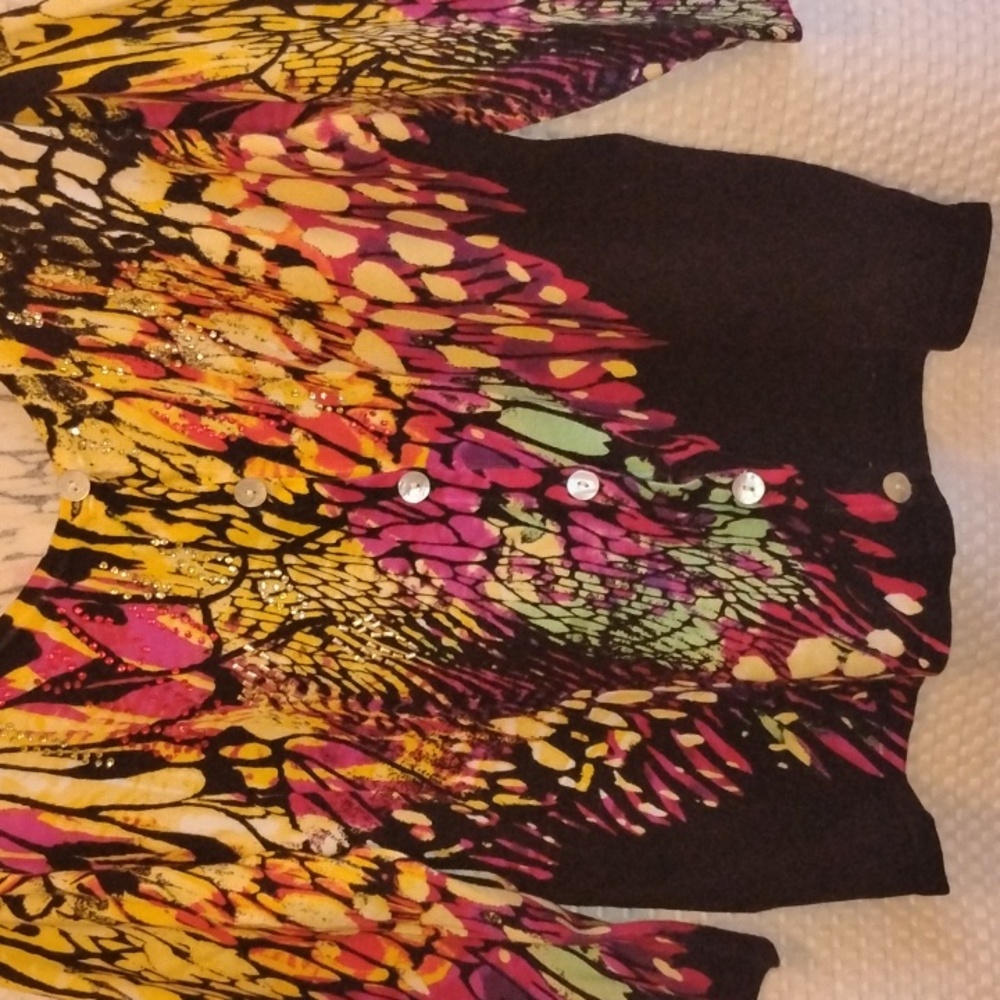 Women's Beautiful Sweater Medium